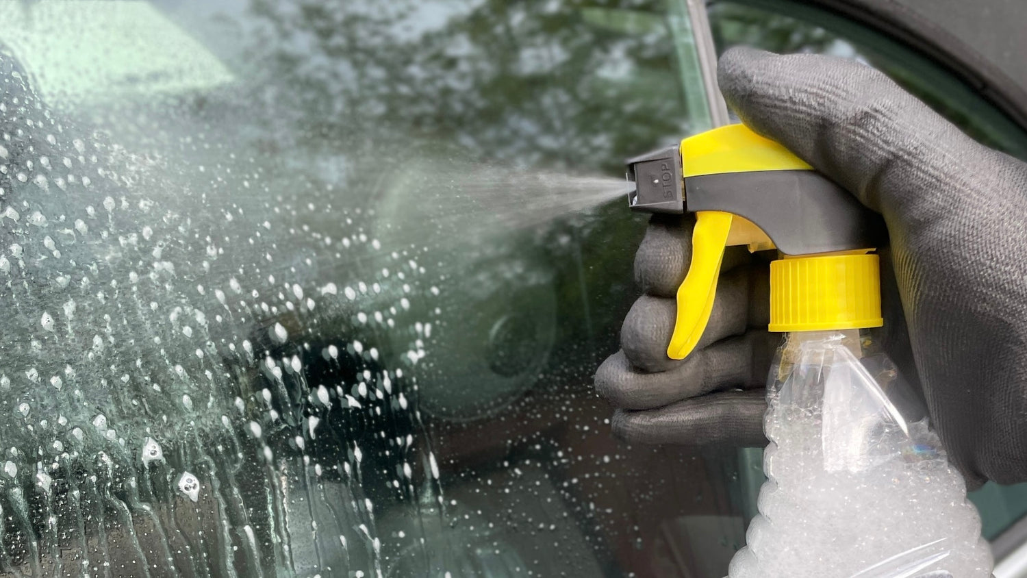 Autoscheiben richtig reinigen